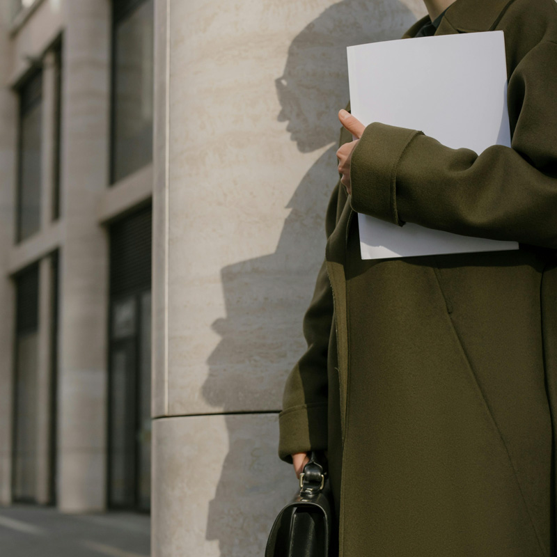 woman-with-bag